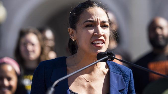 Foto de archivo de Alexandria Ocasio-Cortez. EFE/EPA/JIM LO SCALZO
