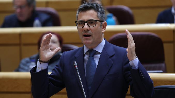 El ministro de la Presidencia, Relaciones con las Cortes y Memoria Democrática, Félix Bolaños, durante el pleno del Senado en Madrid este martes. EFE/Kiko Huesca
