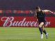 Cristiano Ronaldo de Portugal actúa durante la sesión de formación de su equipo en Al Shahaniya, Qatar, EFE/EPA/JOSE SENA GOULAO