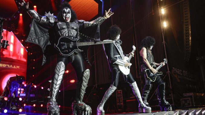 Imagen de archivo de los integrantes de la banda estadounidense, Kiss, durante su actuación el pasado verano en el Barcelona Rock Fest. EFE / Quique García.
