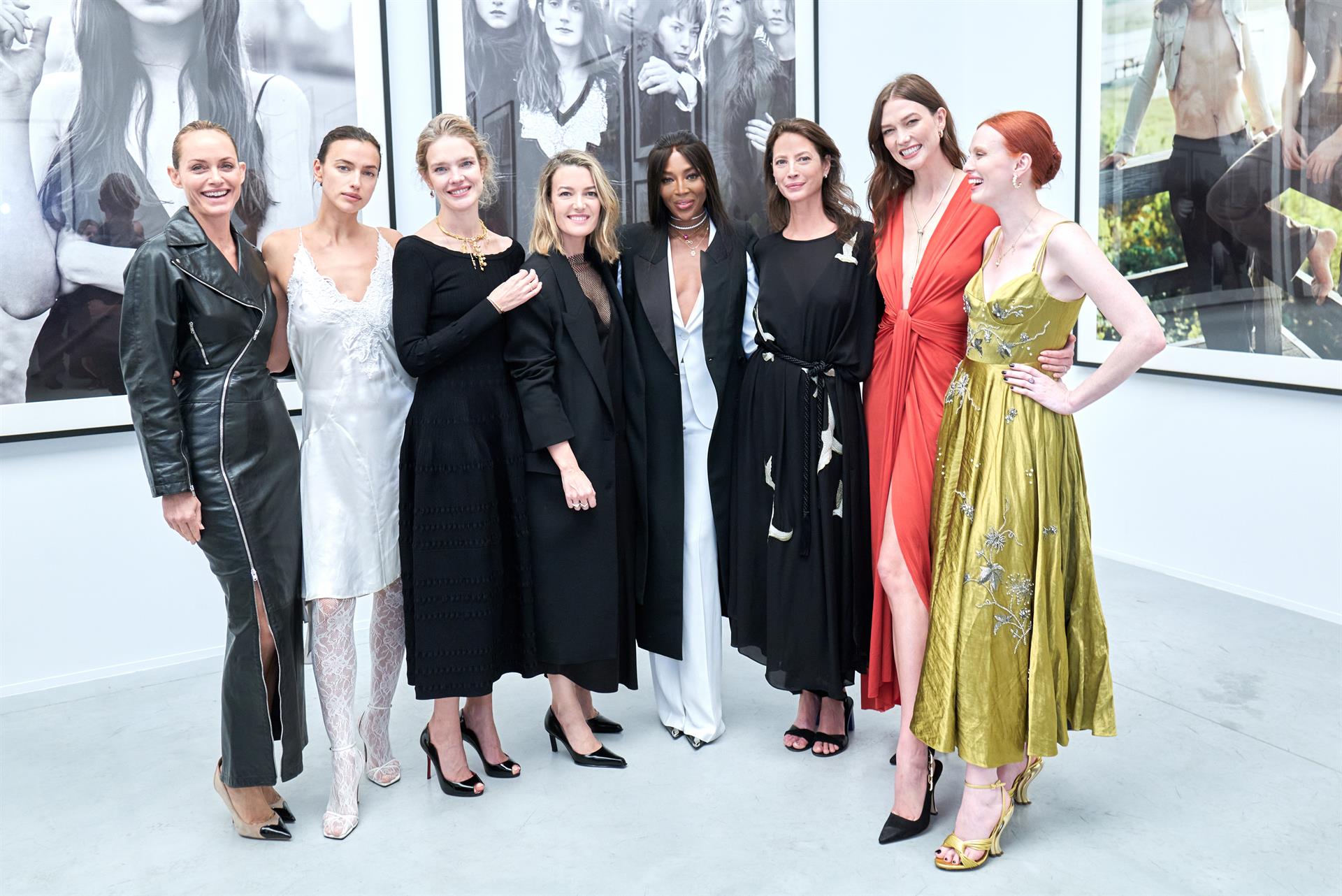 De izqda. a dcha., Amber Valletta, Irina Shayk, Natalia Vodianova, Marta Ortega, Naomi Campbell, Christy Turlington, Karlie Kloss, Karen Elson, posan en la inauguración de la primera gran exposición del prestigioso fotógrafo Steven Meisel, "Steven Meisel 1993 A Year in Photographs" que tuvo lugar anoche en el Muelle de la Batería de A Coruña . EFE/Saskia Lawaks/Fundación MOP -SOLO USO EDITORIAL/SOLO DISPONIBLE PARA ILUSTRAR LA NOTICIA QUE ACOMPAÑA (CRÉDITO OBLIGATORIO)-
