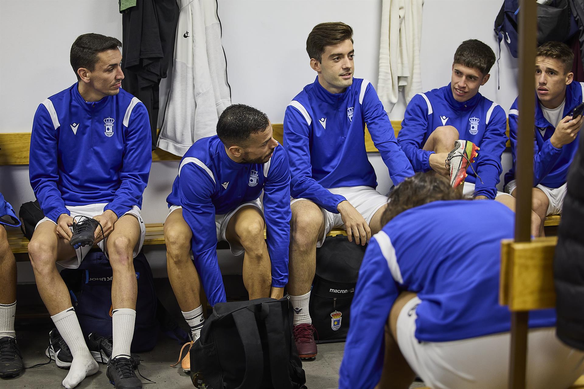 Los jugadores del CF Cazalegas Ebora-Formación, que compite en Preferente Autonómica, "irán a por todas" en el partido de Copa del Rey contra la Real Sociedad que se disputará el próximo día 13 en el estadio municipal "El Prado" de Talavera de la Reina (Toledo). EFE/Manu Reino
