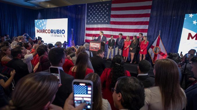 El senador Marco Rubio, reelegido para el Senado de Estados Unidos, habla en Miami, este 8 de noviembre de 2022. EFE/EPA/Cristóbal Herrera
