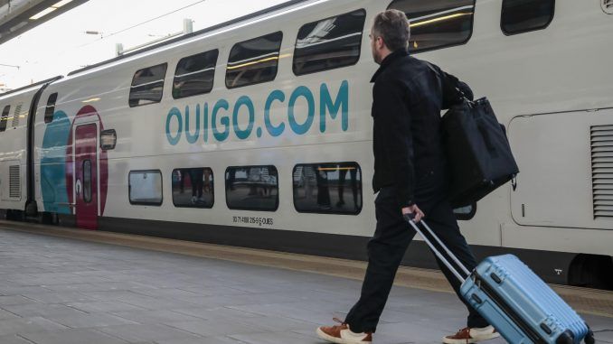 Imagen de un tren de Ouigo en Valencia. EFE/ Ana Escobar
