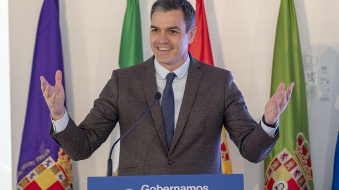 El presidente de gobierno Pedro Sánchez durante su intervención este viernes en el acto celebrado en Jaén para anunciar la inversión de CETEDEX, que se ubicará en Jaén. EFE/José Manuel Pedrosa.
