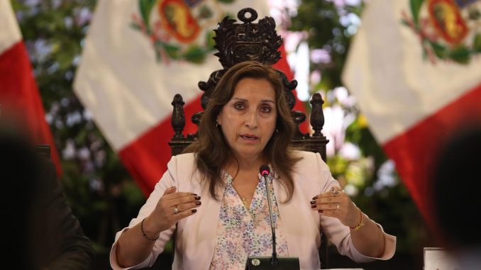 La presidenta de Perú, Dina Boluarte, en una fotografía de archivo. EFE/Paolo Aguilar
