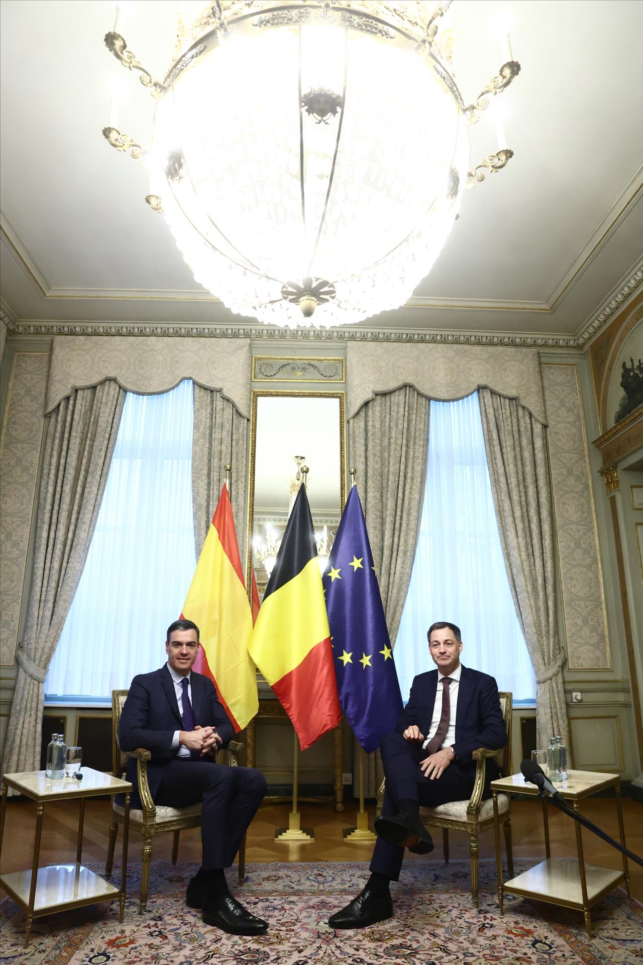 El presidente del Gobierno español, Pedro Sánchez, y el primer ministro belga, Alexander de Croo. EFE/EPA/STEPHANIE LECOCQ
