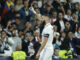 El delantero del Real Madrid Karim Benzema durante el partido de vuelta de los octavos de final de la Liga de Campeones que Real Madrid y Liverpool disputan en el estadio Santiago Bernabéu, en Madrid. EFE/ Juanjo Martín