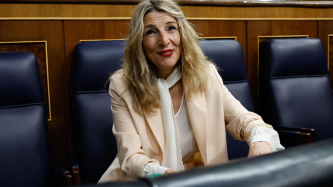 La vicepresidenta segunda y ministra de Trabajo, Yolanda Díaz, a su llegada a la segunda y última jornada del debate de la moción de censura que impulsa Vox, con Ramón Tamames de candidato, contra el Gobierno del socialista Pedro Sánchez, este miércoles en el Congreso de los Diputados. EFE/ Chema Moya
