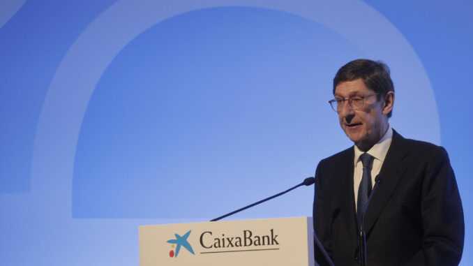 El presidente de CaixaBank, José Ignacio Goirigolzarri, interviene en la junta de accionistas de hoy en Valencia.EFE/ Manuel Bruque
