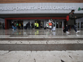 Vista general de la entrada principal de la estación de Chamartín, en una imagen de archivo. EFE/Sergio Pérez