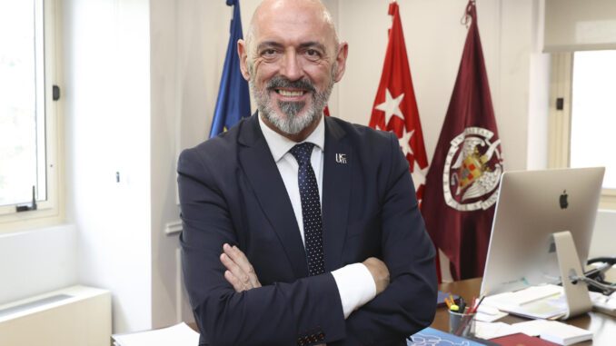 Fotografía de archivo del actual rector de la Complutense Joaquín Goyache, que ha sido reelegido en la segunda vuelta con el 54,34 % de los votos. EFE/Archivo/Luis Millán
