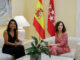 Imagen de archivo de la presidenta de la Comunidad de Madrid, Isabel Diaz Ayuso (d), con la portavoz de VOX en la Asamblea, Rocío Monasterio en la sede de la Comunidad. EFE/Sergio Pérez