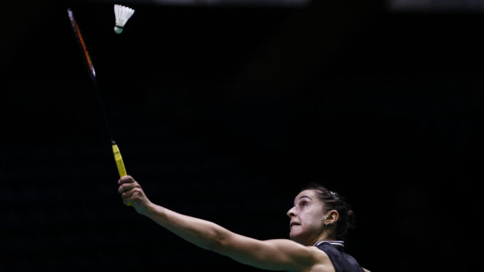 La jugadora Carolina Marín contra Natsuki Nidaira durante la tercera ronda del Madrid Spain Masters de bádminton este viernes en el Centro Deportivo Municipal de Gallur de Madrid. EFE/Rodrigo Jiménez
