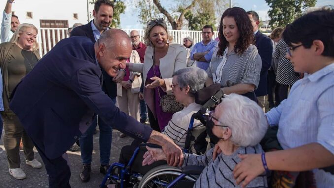 Culminan las mejoras en el pavimento y acerado del entorno de la Parroquia de San Antonio de Padua