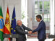 El presidente del Gobierno, Pedro Sánchez (d), y el presidente de Brasil, Luiz Inácio Lula da Silva (i), durante la rueda de prensa posterior a su reunión en el Palacio de la Moncloa en Madrid, este miércoles. EFE/ Javier Lizón