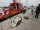 La embarcación de Salvamento Marítimo ha llegado al puerto de Algeciras (Cádiz) con cuatro varones de origen marroquí que han sido rescatados en aguas del estrecho. En la foto, la embarcación en la que han intentado cruzar el estrecho. EFE/A.Carrasco Ragel