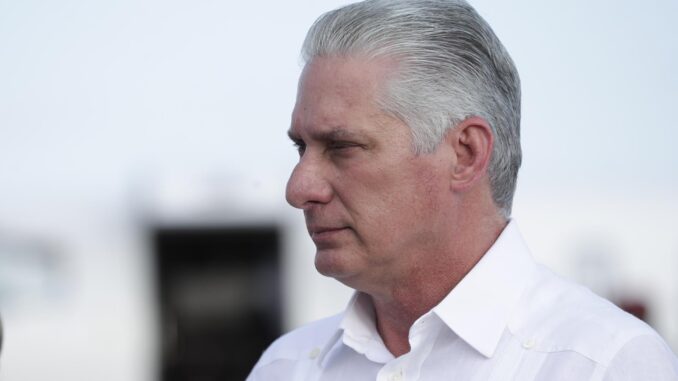 Fotografía de archivo, tomada el pasado 23 de marzo, en la que se registró al presidente de Cuba, Miguel Díaz-Canel, en Santo Domingo (República Dominicana). EFE/Bienvenido Velasco
