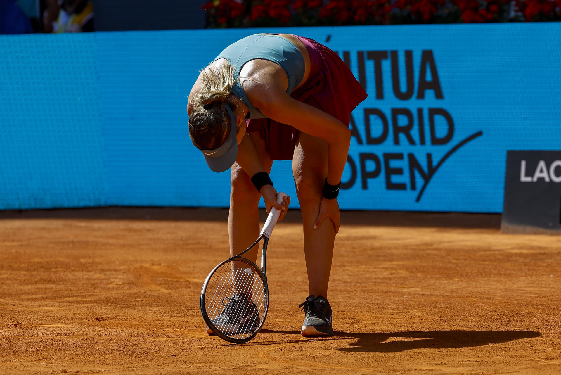 La tenista española Paula Badosa durante su encuentro de la ronda de 64 del Mutua Madrid Open ante la italiana Elisabetta Cocciaretto, en la caja Mágica, en Madrid. EFE/Chema Moya
