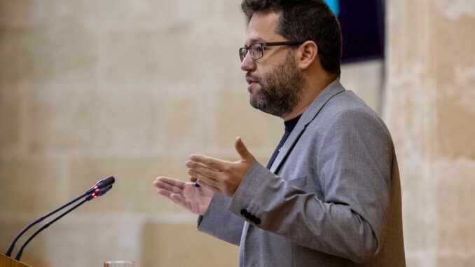 El representante del grupo parlamentario de Adelante Andalucía, José Ignacio García, en una fotografía de archivo. EFE/Julio Muñoz
