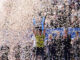 El tenista español Carlos Alcaraz celebra su victoria en la final del Godó (Barcelona Open Banc Sabadell-Trofeo Conde de Godó 2023 que ha disputado contra griego Stefanos Tsitsipas en Barcelona.EFE/ Alejandro Garcia