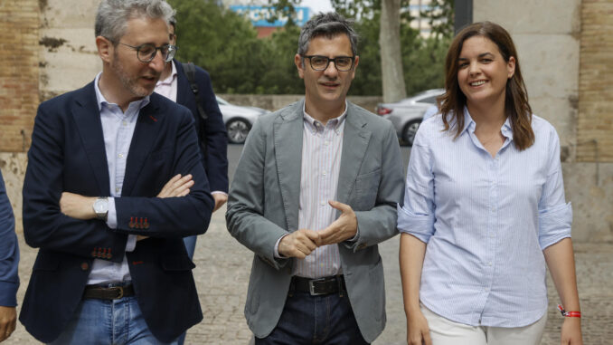 La vicealcaldesa de València y candidata a la alcaldía del PSPV-PSOE, Sandra Gómez, el ministro de la Presidencia, Félix Bolaños, y el conseller de Hacienda, Arcadi España (i), a su llegada a un acto preelectoral. EFE/Kai Försterling
