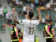 Tete Morente, centrocampista del Elche, celebra su gol durante el partido de la jornada 32 de LaLiga Santander que disputan Elche y Rayo Vallecano en estadio Martínez Valero de Elche. EFE/Manuel Lorenzo