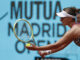 La tenista la checa Barbora Krejčíková se enfrenta a la china Wang Xiyu durante el partido correspondiente a dieciseisavos de final del torneo Masters 1000 Mutua Madrid Open de Tenis, este domingo en la Caja Mágica, en Madrid. EFE/Sergio Pérez