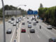 Vista del tráfico en la A3 camino de Valencia este viernes desde Madrid cuando a las tres de la tarde se activa el dispositivo especial de tráfico por el puente de mayo, cinco días especialmente conflictivos en las carreteras en los que la Dirección General de Tráfico (DGT) espera más de 6,5 millones de desplazamientos. EFE/JP Gandul