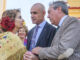 La vicesecretaria general del PSOE y ministra de Hacienda, María Jesús Montero (i), acompañada por el secretario general del PSOE de Andalucía, Juan Espadas (d), y el alcalde de Sevilla y candidato a la reelección, Antonio Muñoz (i) durante su visita este domingo a la Feria de Abril de Sevilla. EFE/ Raúl Caro.