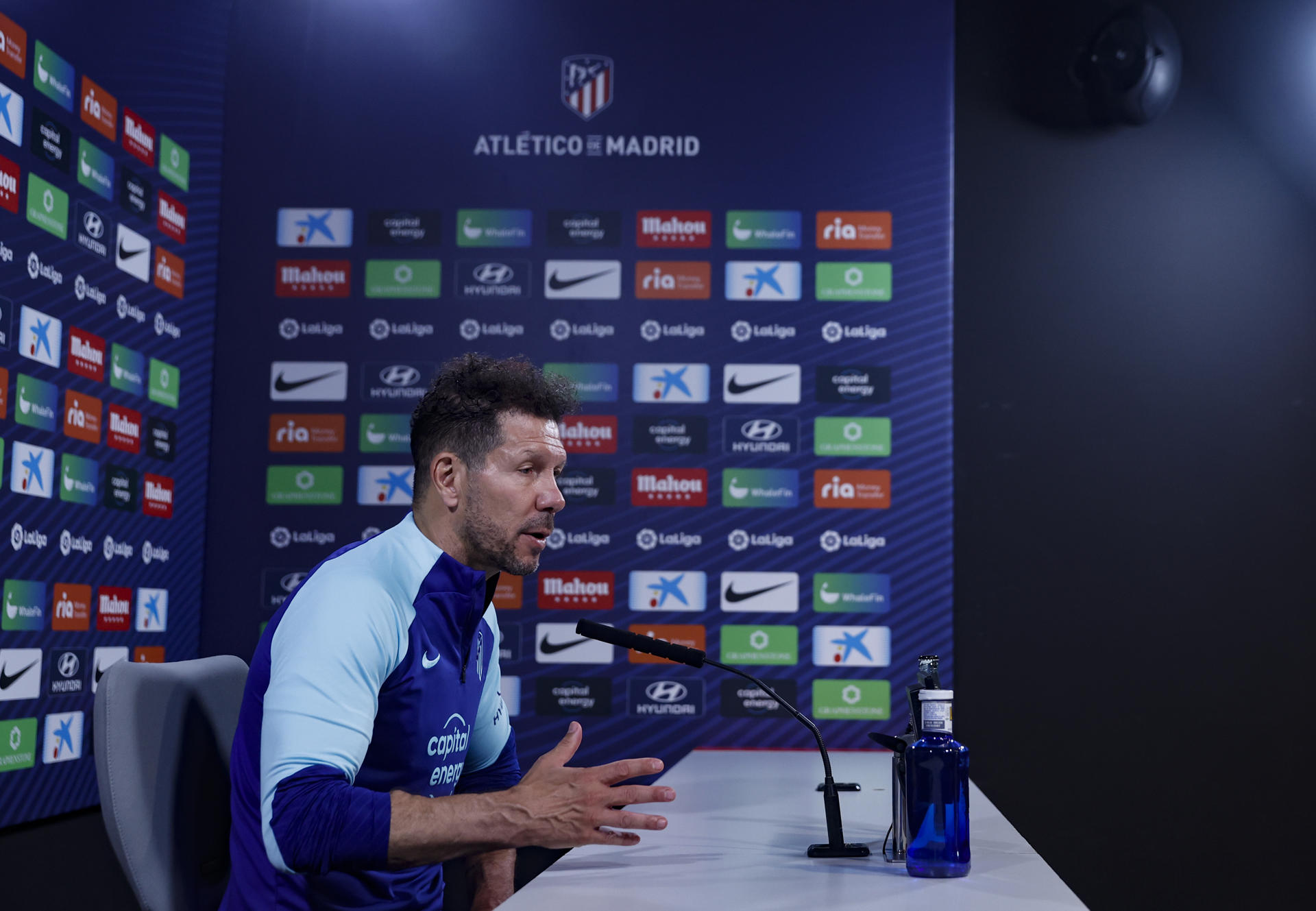 Simeone, durante la rueda de prensa de este sábado.- EFE/Daniel Gonzalez
