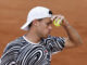 El tenista argentino Diego Schwartzman durante su encuentro ante el francés Hugo Grenier correspondiente a las primeras rondas del Mutua Madrid Open que se celebra en la Caja Mágica. EFE/ Sergio Pérez