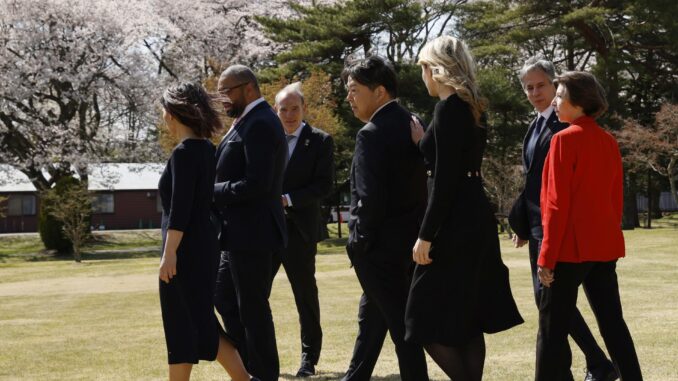 Varios ministros de Exteriores de países del G7 antes de una reunión hoy en Karuizawa (Japón). EFE/EPA/KIM KYUNG-HOON / POOL
