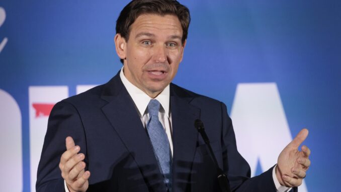 Fotografía de archivo del gobernador de Florida, Ron DeSantis. EFE/EPA/JUSTIN LANE
