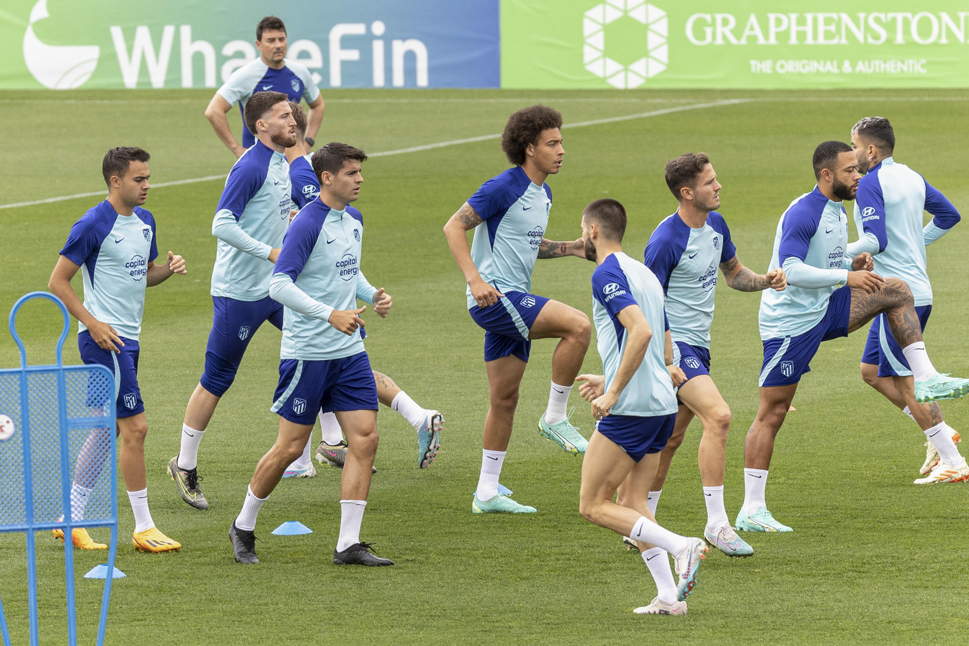 Los jugadores del Atlético de Madrid, durante el entrenamiento de este sábado.- EFE/Daniel Gonzalez
