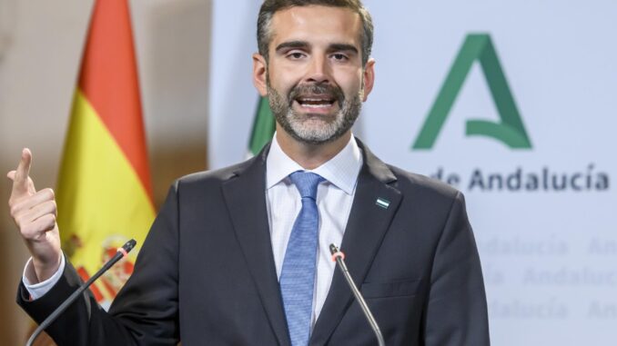 El consejero de Sostenibilidad, Medio Ambiente y Economía Azul y portavoz del Ejecutivo andaluz, Ramón Fernández-Pacheco. EFE/ Raúl Caro.
