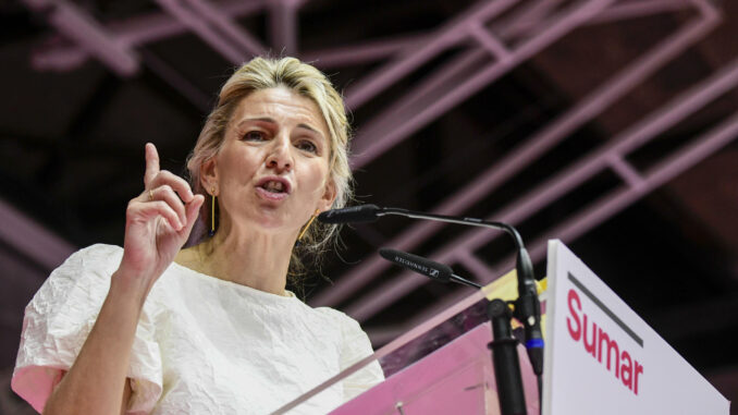 La vicepresidenta segunda del Gobierno, Yolanda Díaz durante la presentación del pasado 2 de abril de su candidatura de Sumar a las elecciones generales en el polideportivo Magariños de Madrid. EFE/ Víctor Lerena
