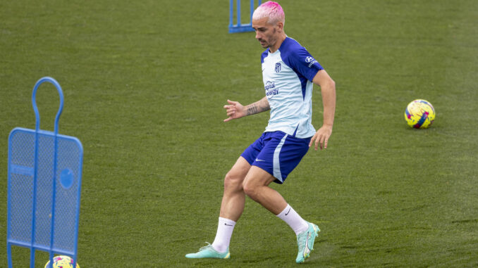 Antoine Griezmann, en el entrenamiento de este sábado.- EFE/Daniel Gonzalez
