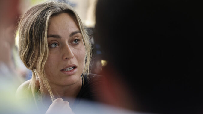 La tenista española Paula Badosa, antes de su participación en el torneo de tenis de Madrid, de categoría WTA 1.000, este martes en Madrid. EFE/ Sergio Pérez
