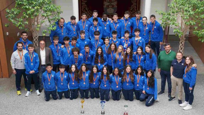 El Club Voleibol Leganés celebra los éxitos de los Campeonatos de España en la Casa Consistorial