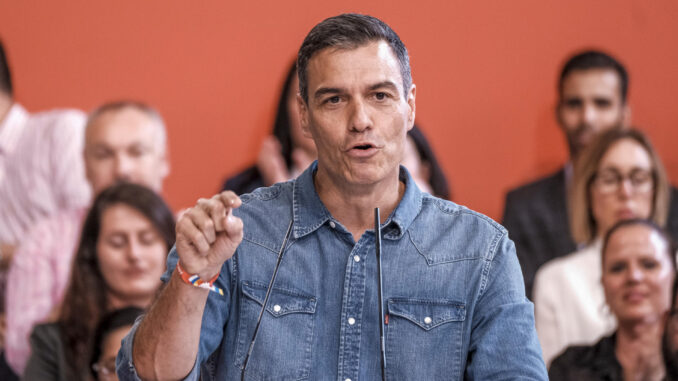 El presidente del Gobierno, Pedro Sánchez, durante su participación hoy sábado en un acto que los socialistas han celebrado en Las Palmas de Gran Canaria. EFE/Ángel Medina G.
