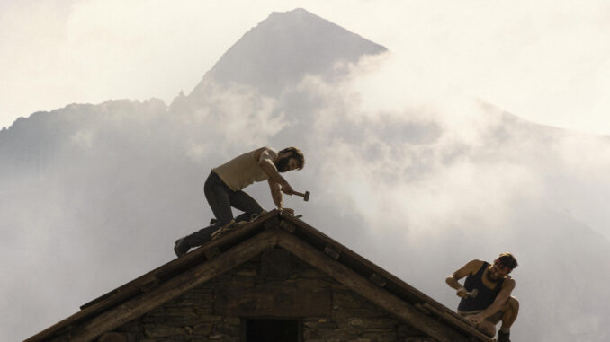 Luca Marinelli y Alessandro Borghi en un fotograma de la cinta "Las ocho montañas", dirigida por Felix Van Groeningen y Charlotte Vandermeersch. Basada en la novela homónima del italiano Paolo Cognetti, recorre 30 años de amistad entre Paolo y Bruno, a partir de su infancia en un pueblo de los Alpes en los años 80. EFE/ Avalon SOLO USO EDITORIAL/SOLO DISPONIBLE PARA ILUSTRAR LA NOTICIA QUE ACOMPAÑA (CRÉDITO OBLIGATORIO)
