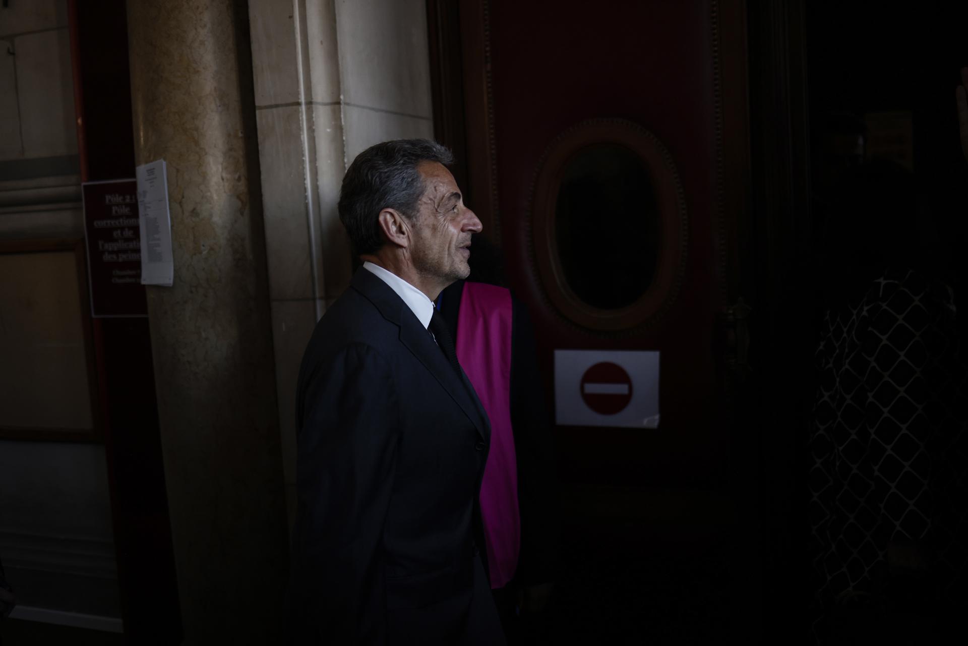 El expresidente francés Nicolas Sarkozy a su llegada al juzgado de París. EFE/EPA/YOAN VALAT
