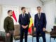 El presidente ucraniano, Volodímir Zelenski, con los primeros ministros neerlandés, Mark Rutte (c), y Bélgica, Alexander De Croo (d), en La Haya. EFE/EPA/Robin van Lonkhuijsen