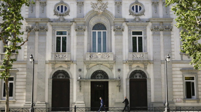 Imagen de archivo de la fachada del Tribunal Supremo. EFE/ Borja Sánchez-Trillo
