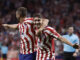 Los jugadores del Atlético de Madrid, el argentino Nahuel Molina (d) y Koke, celebran el quinto gol del equipo rojiblanco durante el encuentro correspondiente a la jornada 33 de primera división que han disputado frente al Cádiz en el estado Metropolitano, en Madrid. EFE / Sergio Pérez.