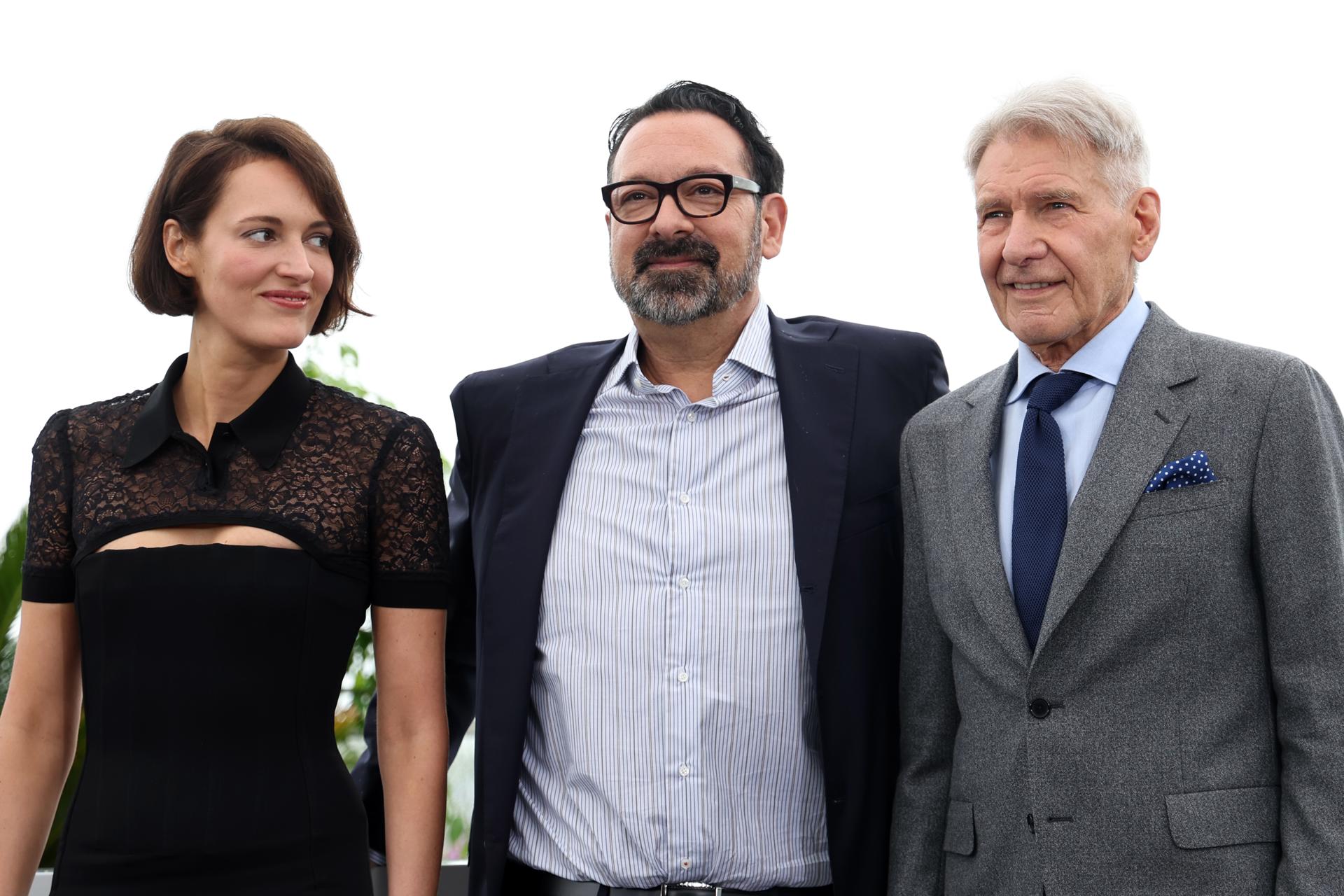 James Mangold, Harrison Ford y Phoebe Waller-Bridge en antes de la rueda de prensa de hoy en Cannes. EFE/EPA/Mohammed Badra
