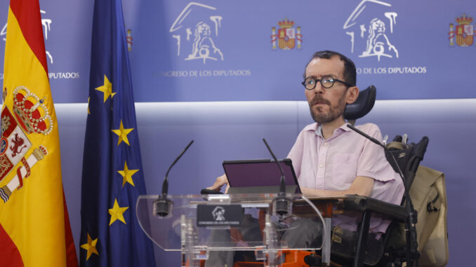 Imagen de archivo del portavoz de Unidas Podemos, Pablo Echenique. EFE/ Javier Lizon
