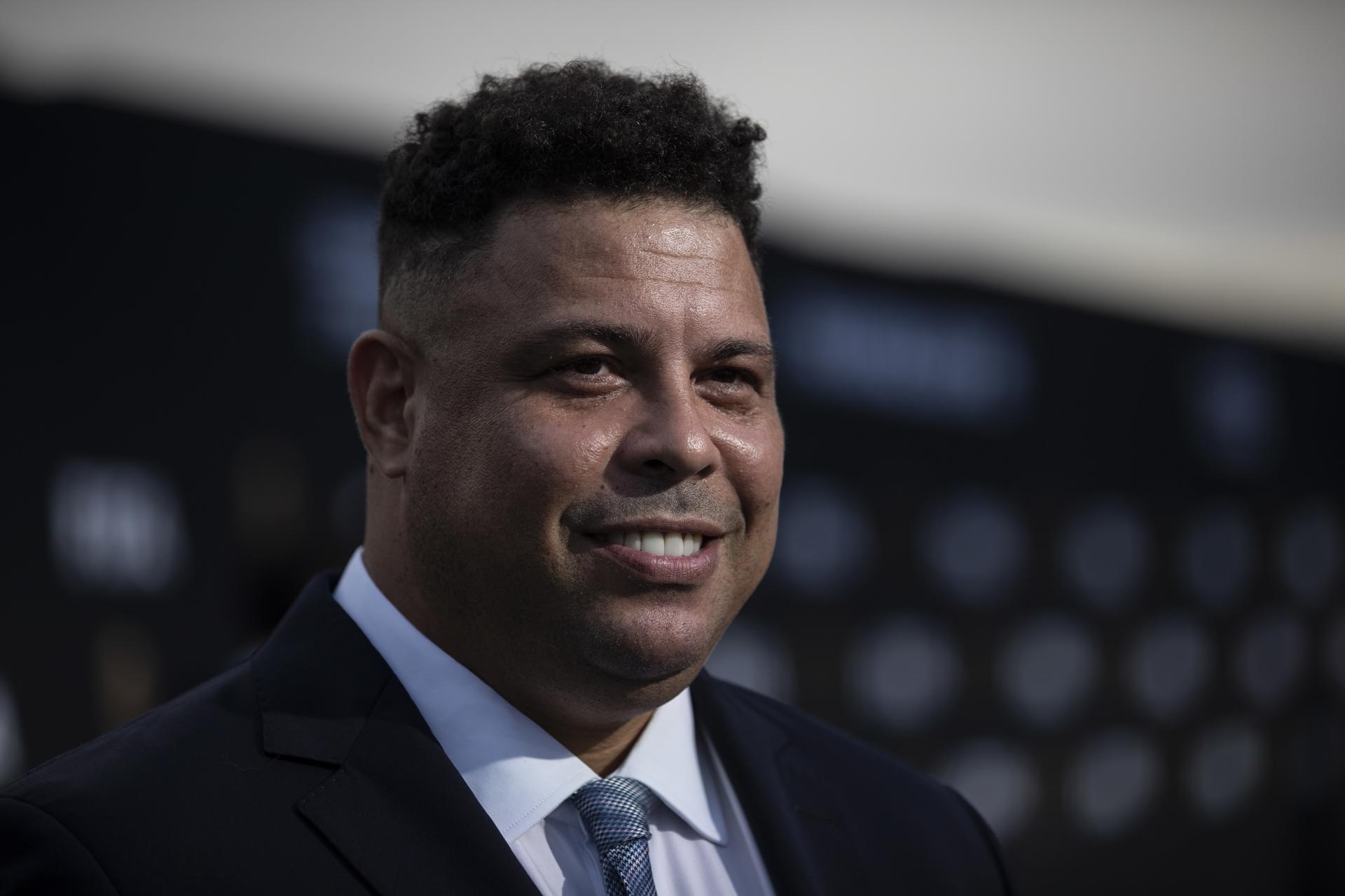 El exfutbolista brasileño Ronaldo en la presentación de  la marca oficial y el logo del Mundial 2026 en Los Ángeles (EE.UU.)EFE/EPA/ETIENNE LAURENT
