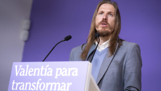 Imagen de archivo del portavoz de Podemos, Pablo Fernández. EFE/ Fernando Villar
